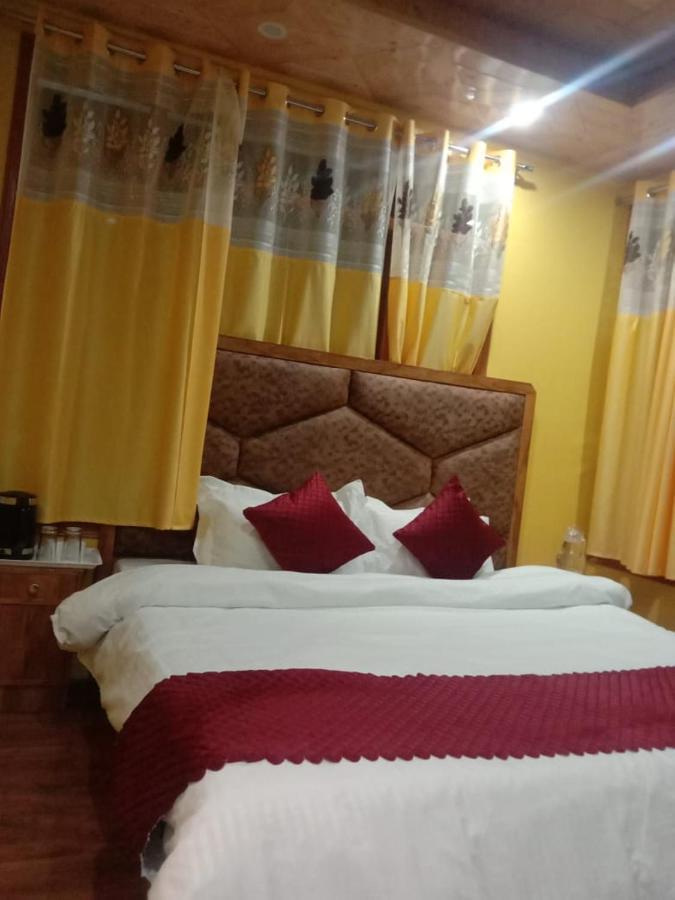 Floret Sojourn Hotell Shimla Exteriör bild