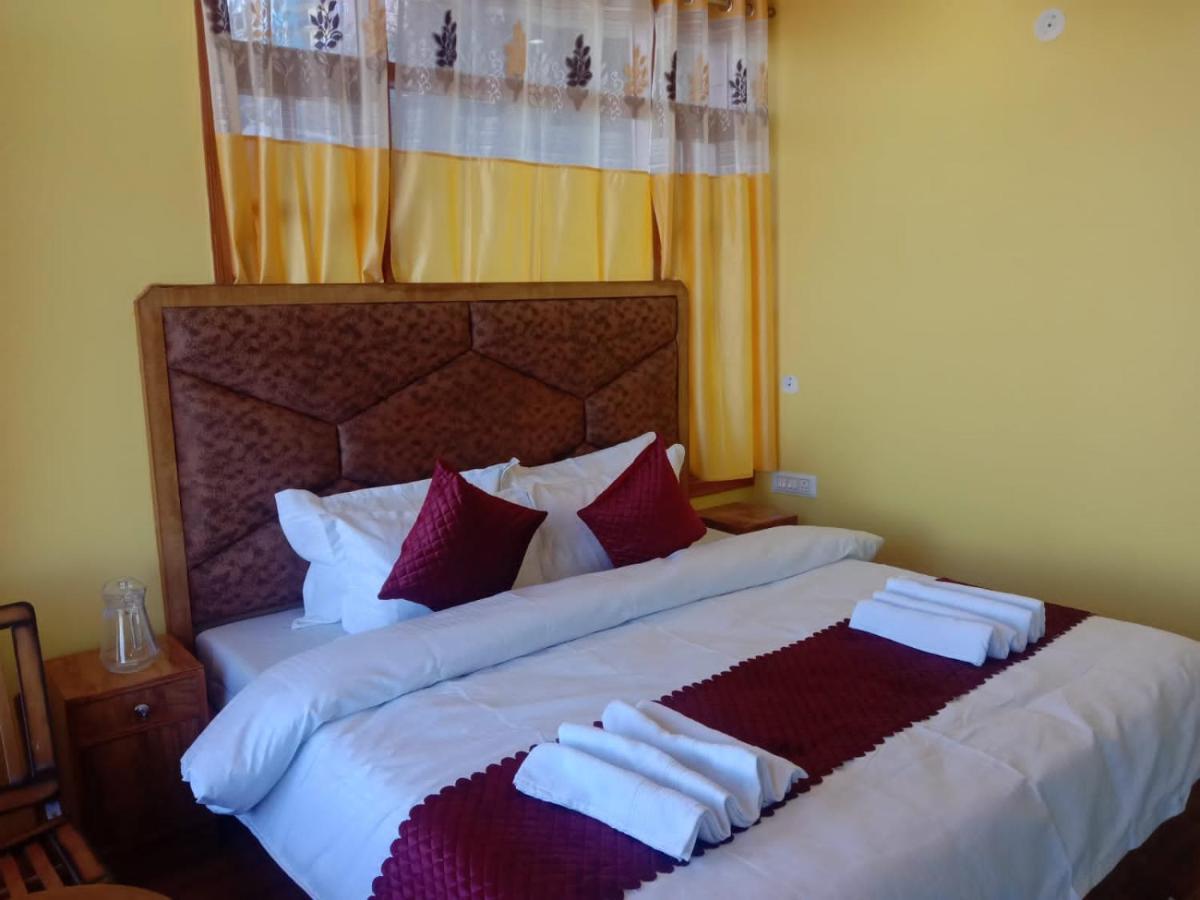 Floret Sojourn Hotell Shimla Exteriör bild